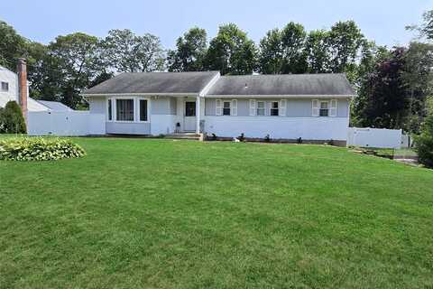 8 Milhouse Lane, Lake Grove, NY 11755
