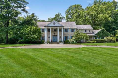 8 Danton Lane S, Locust Valley, NY 11560