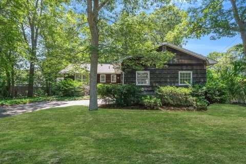6 Bayside Avenue, Medford, NY 11763