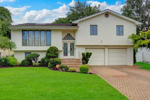 2522 Randy Lane, Bellmore, NY 11710