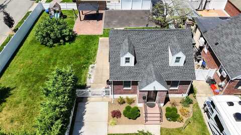 84 Scherer Boulevard, Franklin Square, NY 11010