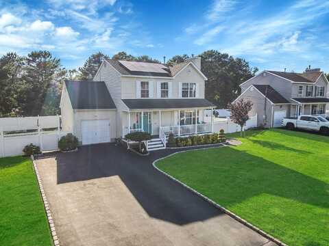 914 Doane Avenue, Bellport, NY 11713
