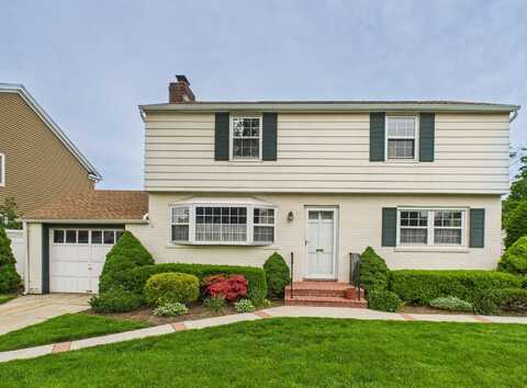 76 Crest Road W, North Merrick, NY 11566