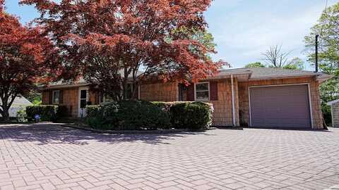 14 Muncey Road, Bay Shore, NY 11706