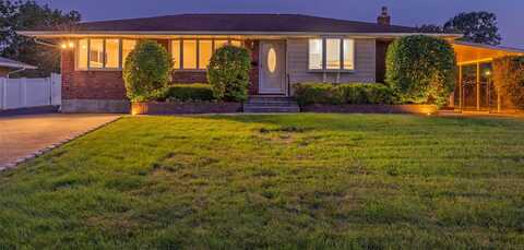 20 Pittoni Drive, Commack, NY 11725