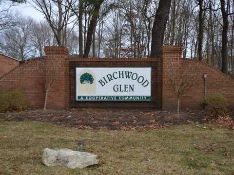 10 Glen Hollow Drive, Holtsville, NY 11742