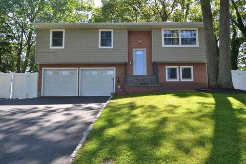 161 Calvert Avenue, Ronkonkoma, NY 11779