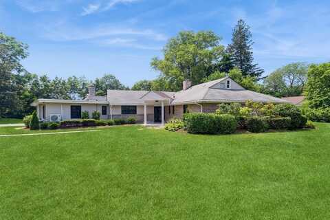 2 Foxwood Road, Kings Point, NY 11024