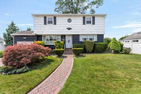 328 Oconnor Road, North Babylon, NY 11703