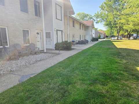 10 Idaho Court, Coram, NY 11727
