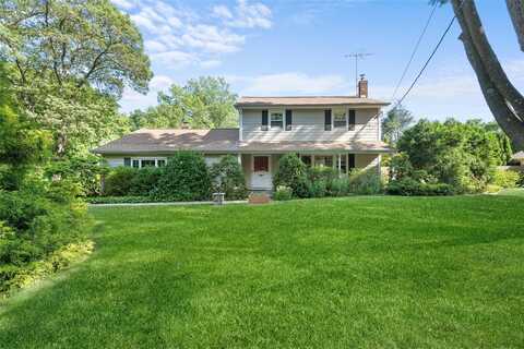 12 W Sanders Street, Greenlawn, NY 11740