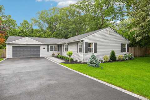 3 Ivy Hill Drive, Smithtown, NY 11787