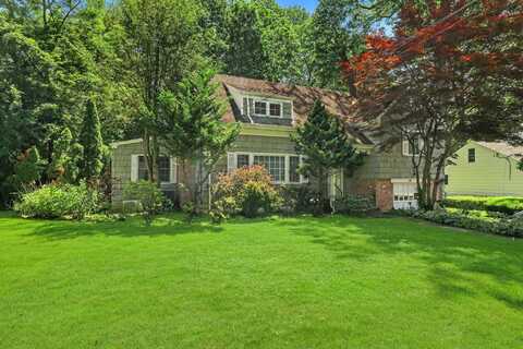 34 Woods Lane, Scarsdale, NY 10583