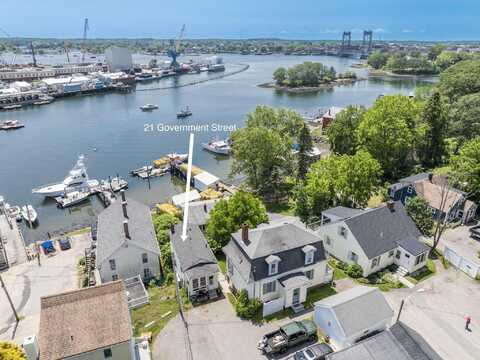 21 Government Street, Kittery, ME 03904