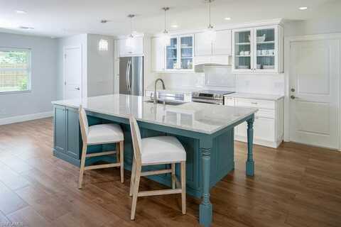 675 Yucca, NAPLES, FL 34102