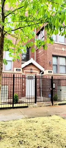 6210 S Eberhart Avenue, Chicago, IL 60637