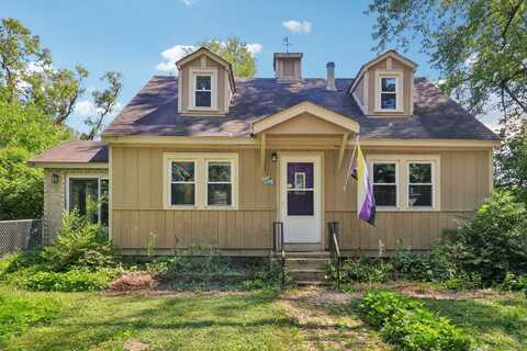 9 Arlington Road, Fox Lake, IL 60020