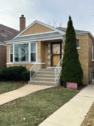6822 S Kenneth Avenue, Chicago, IL 60629