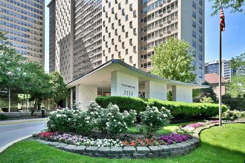 3950 N Lake Shore Drive, Chicago, IL 60613