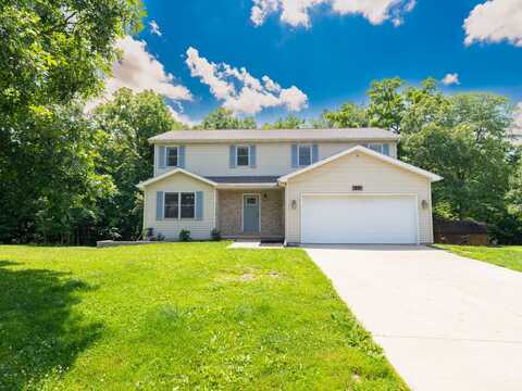 25 Greenbriar Road, Mackinaw, IL 61755