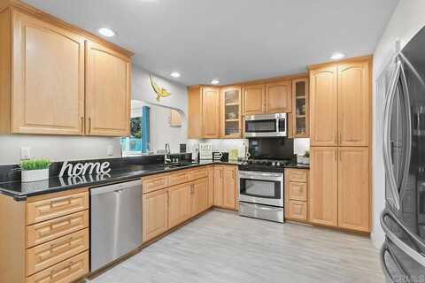 9933 Golden West Ln, Santee, CA 92071