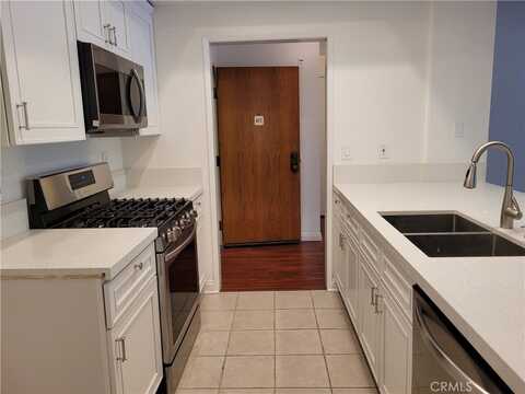 2563 Plaza Del Amo, Torrance, CA 90503