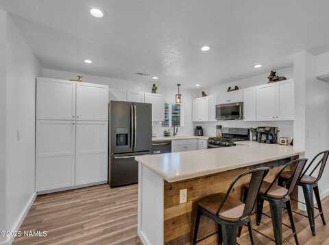 7776 Moonbeam Drive, Flagstaff, AZ 86004