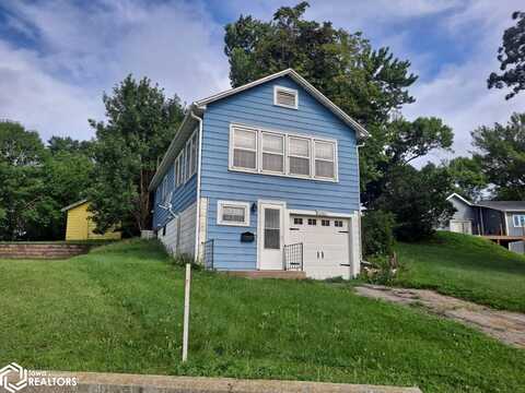 136 7th Ave N, Clear Lake, IA 50428