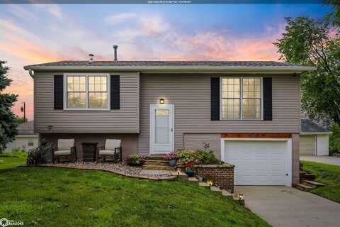 206 Main Street, Grinnell, IA 50112