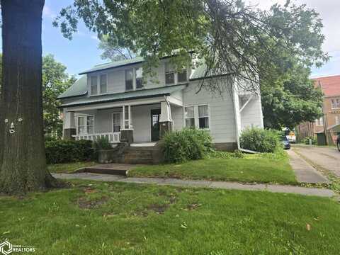 105 W Adams Avenue, Fairfield, IA 52556