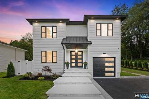 281 Livingston Avenue, Livingston, NJ 07039