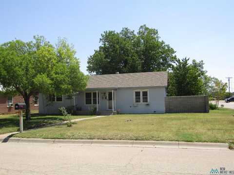 917 S 6th Street, Artesia, NM 88210