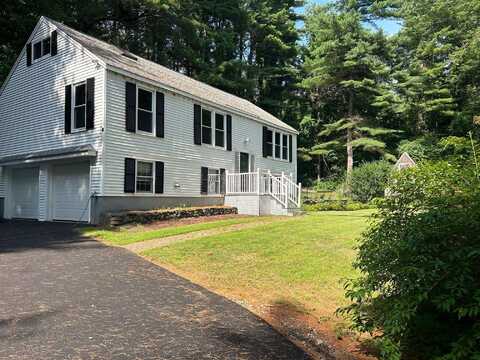 32 Muddy Pond Road, Kensington, NH 03833