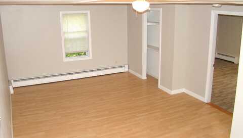 33 Norton Street, Nashua, NH 03064