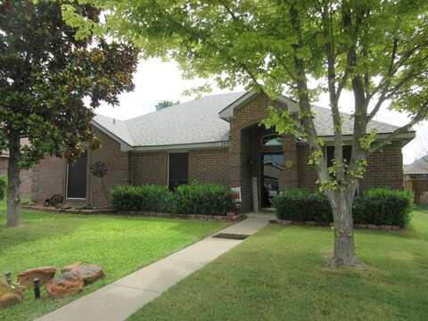 108 Forest Park Lane, Red Oak, TX 75154