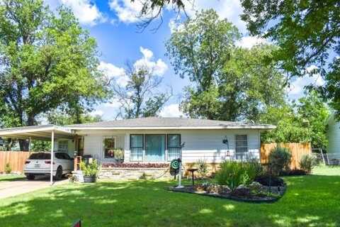 1921 S China Street, Brady, TX 76825