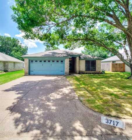3717 Fairhaven Drive, Fort Worth, TX 76123