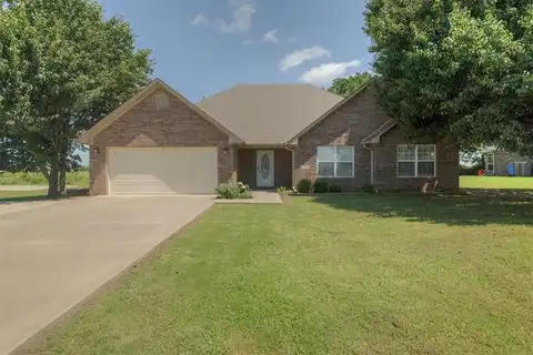 1120 Elizabeth Drive, Checotah, OK 74426