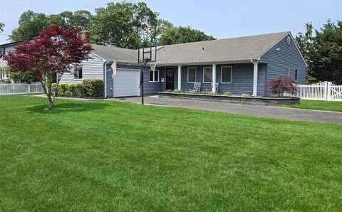 68 Palmer Drive, Sayville, NY 11782