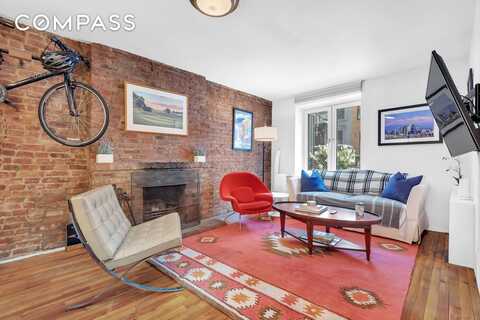 220 West 15th Street, New York, NY 10011