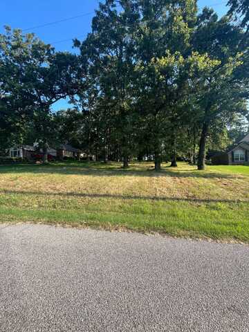 1619 Dilar Dr, Grove, OK 74344