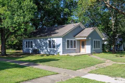 305 W Cherokee St, Sedan, KS 67361