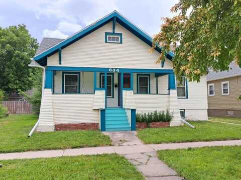 634 Chadron Avenue, Chadron, NE 69337