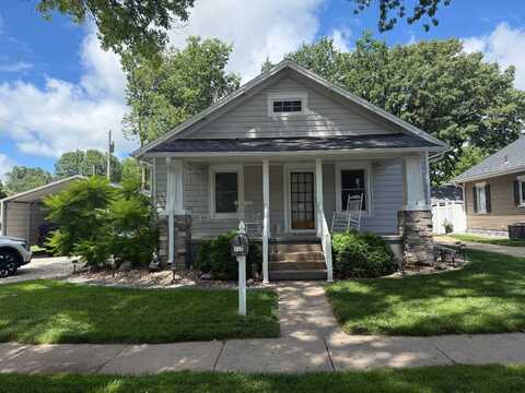 917 9th Street, Aurora, NE 68818