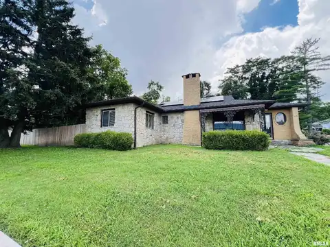 385 3RD Street, Omaha, IL 62871