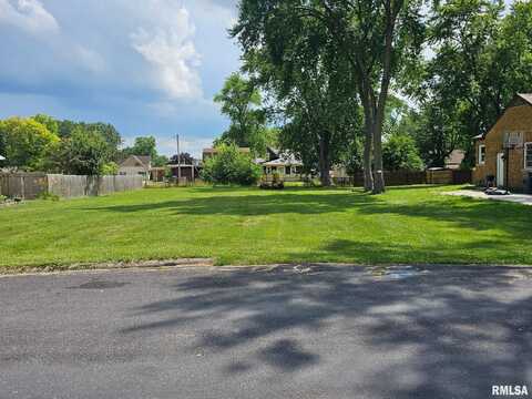 5910 W FAIRVIEW Road, Peoria, IL 61607
