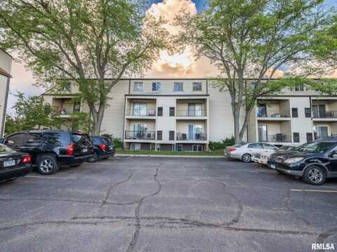 3119 W WILLOW KNOLLS Road, Peoria, IL 61614