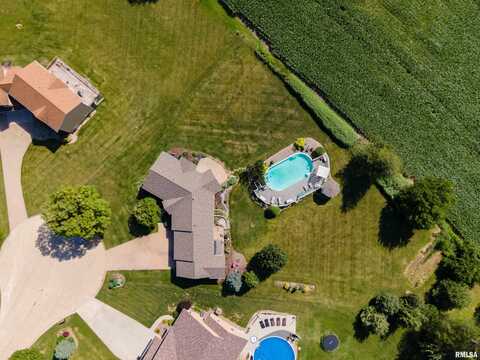 27062 238TH Street, Le Claire, IA 52753