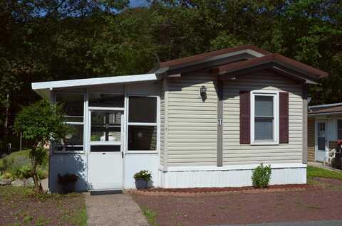 11 Indian Trail Trail, Wind Gap, PA 18091