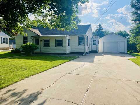 705 S 7th, OREGON, IL 61061